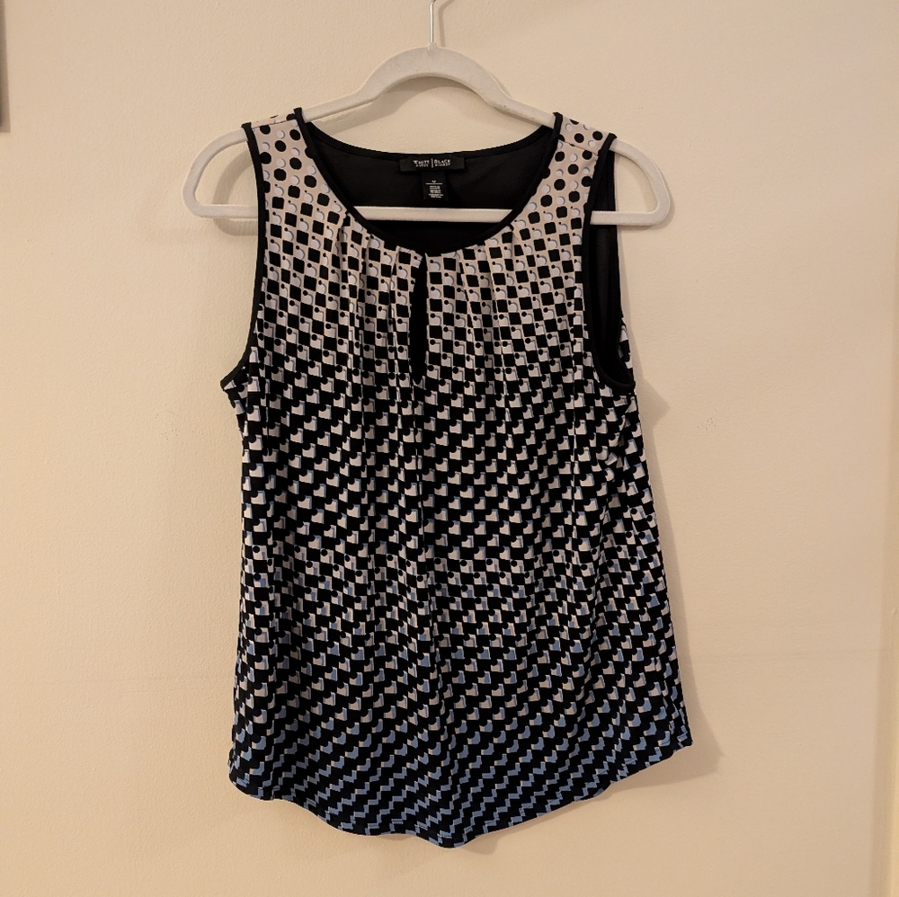 White House Black Market Top Medium Geometric Blue Black Keyhole Pleated Shell
